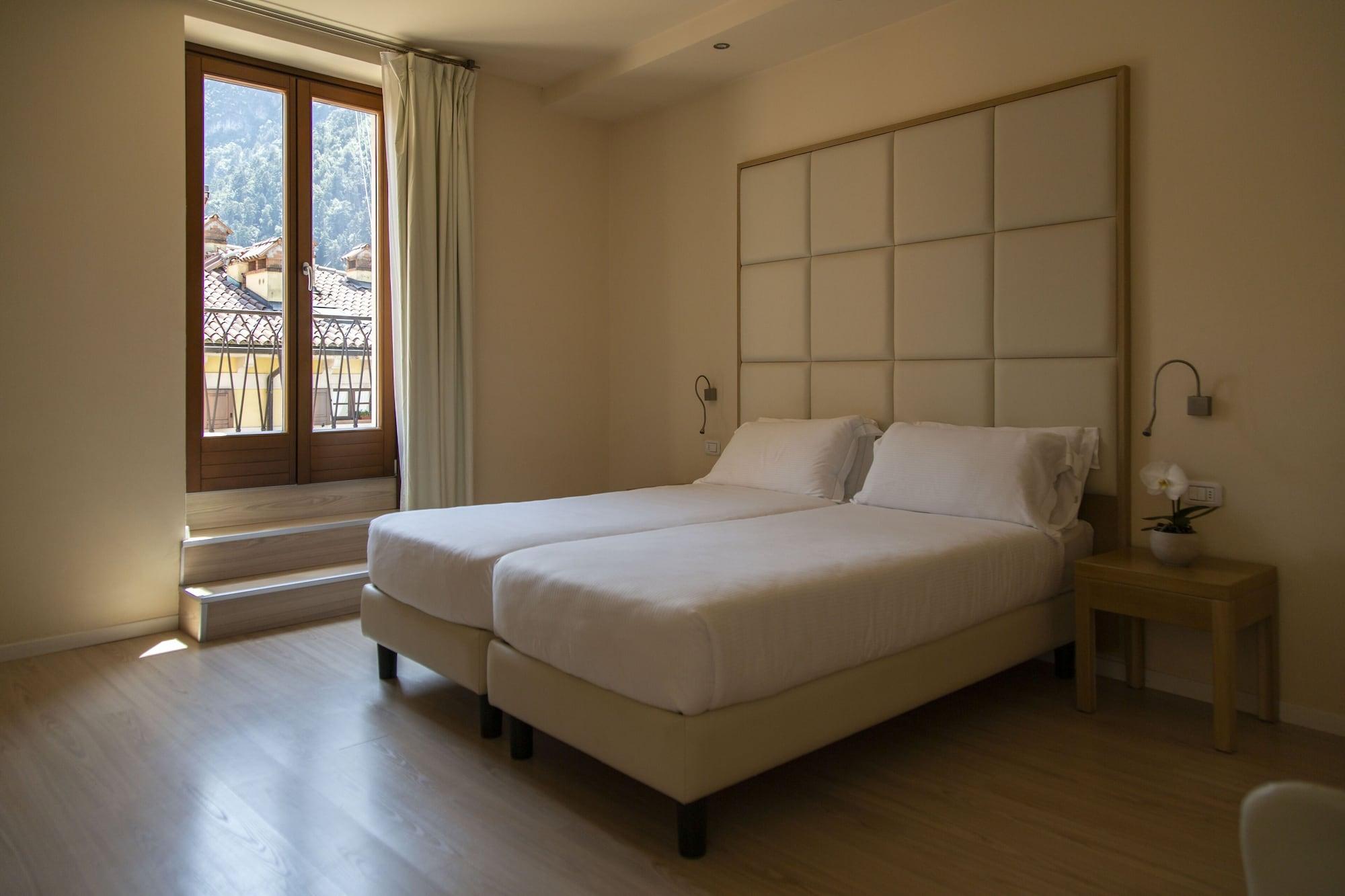 Hotel Antico Borgo Riva del Garda Exterior photo